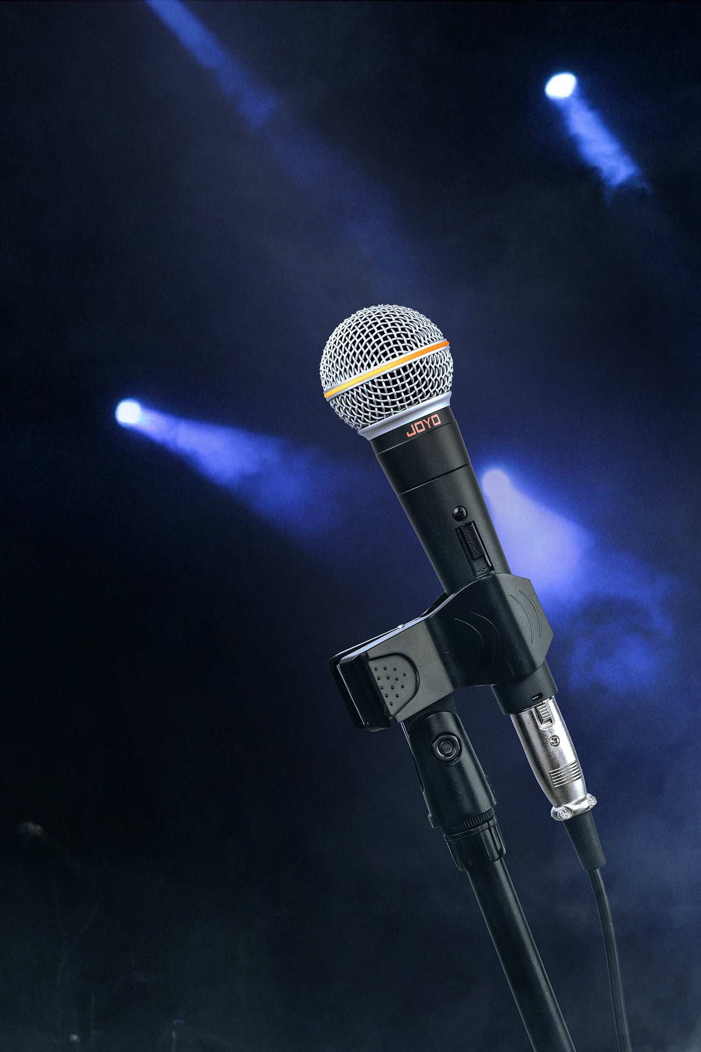 oyo Technologies Dynamic Vocal Microphone with Carrying Case and Cable DM-1-JOYO