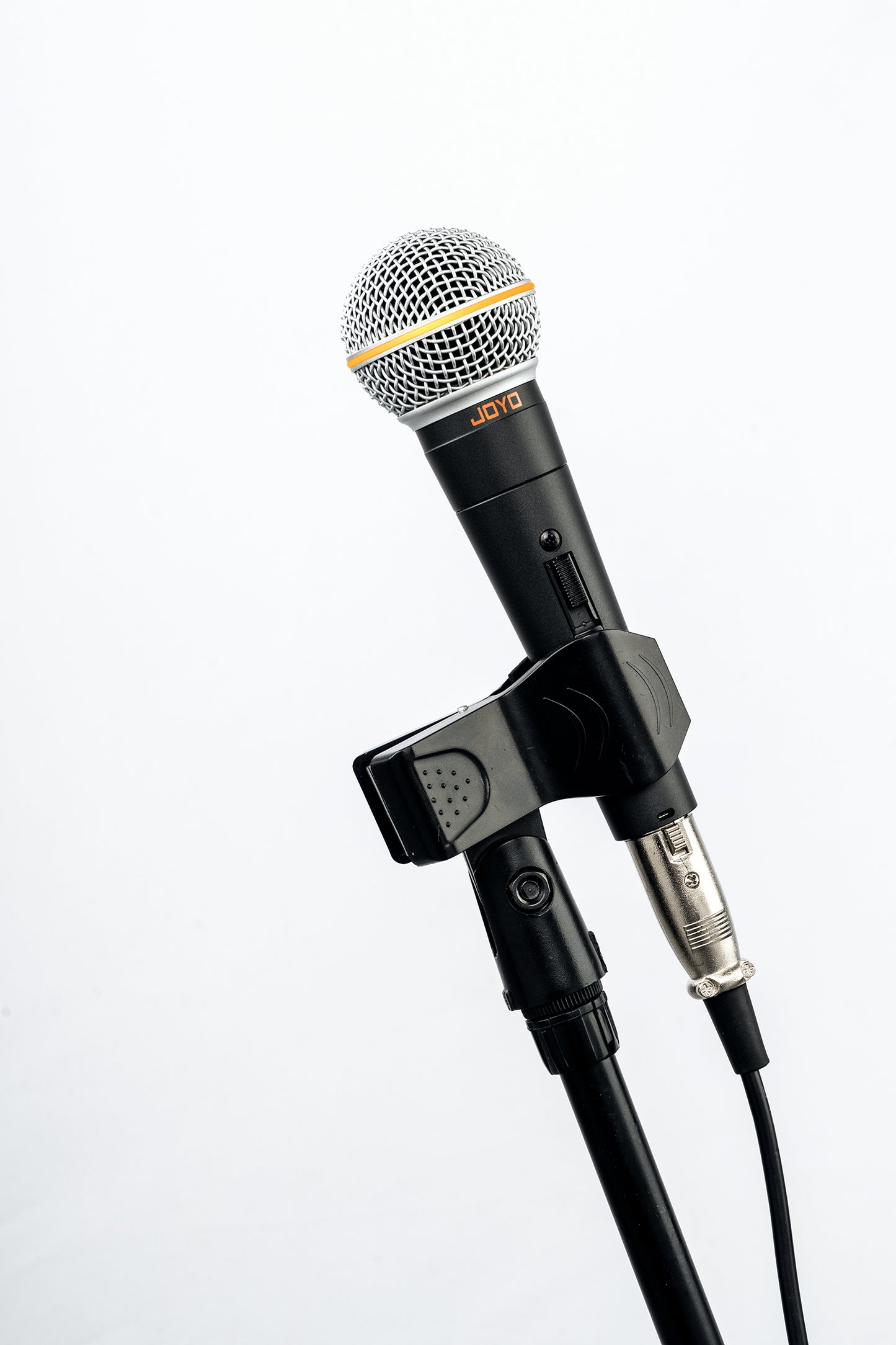 oyo Technologies Dynamic Vocal Microphone with Carrying Case and Cable DM-1-JOYO